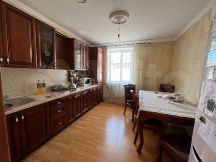 4-к. квартира, 90 м², 2/5 эт.