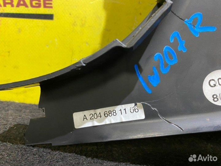 Обшивка стойки правая Mercedes 207 W207 OM642.836