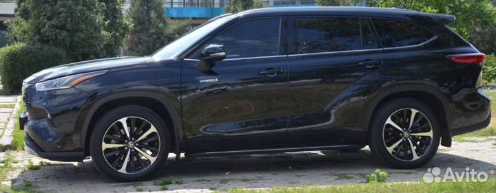 Toyota Highlander 2.5 AT, 2021, 51 000 км