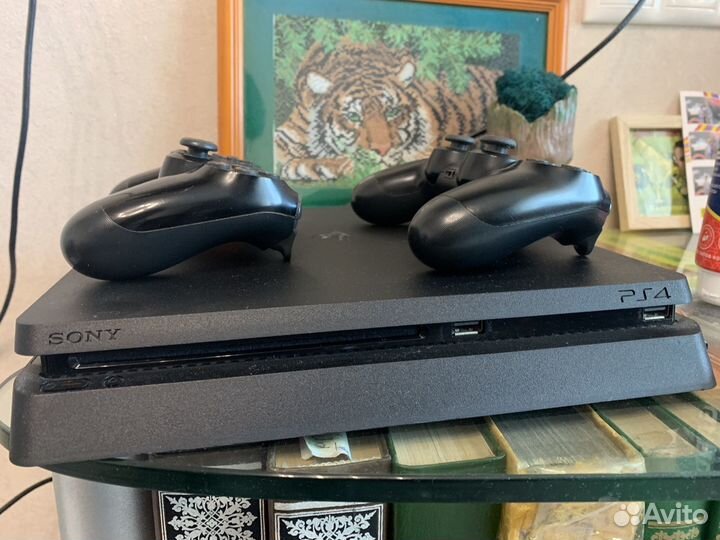 Игровая приставка ps4 slim