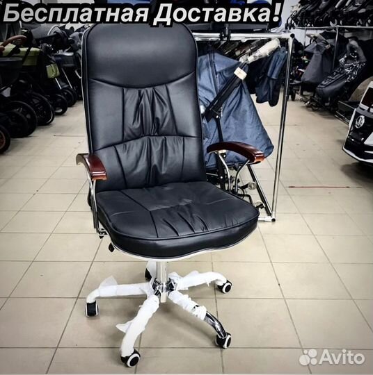 Офисное кресло для руководителя новая