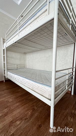 Двухъярусная кровать бу с матрасами