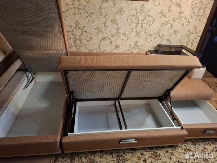 Большой угловой диван раскладной бу