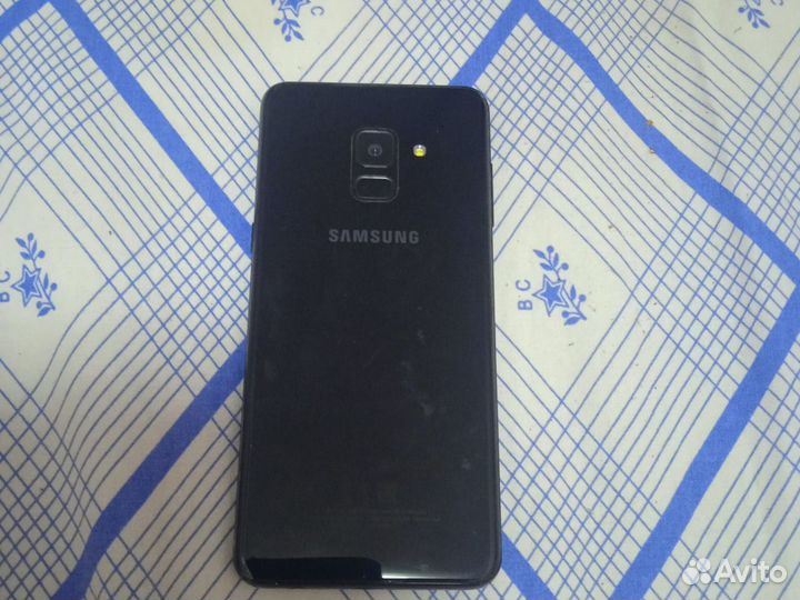 Samsung Galaxy A8 (2018), 4/32 ГБ