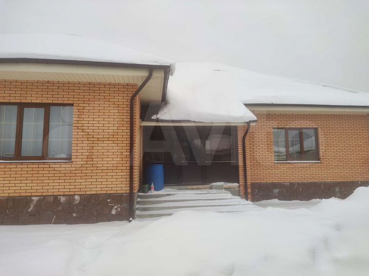 Дом 210 м² на участке 15 сот.