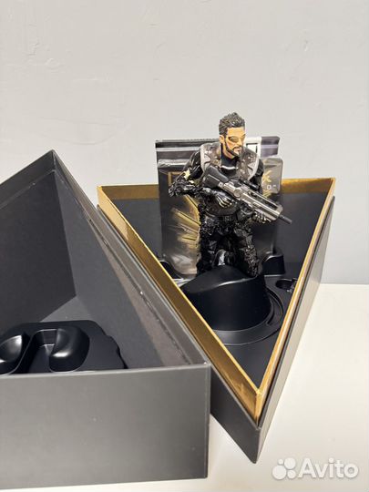 Коллекционное издание Deus Ex Mankind Divided