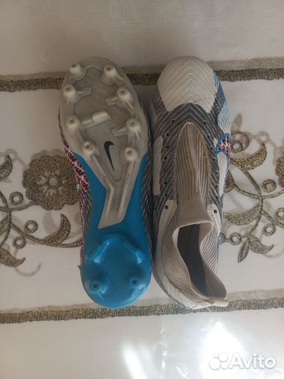 Футбольные бутсы nike