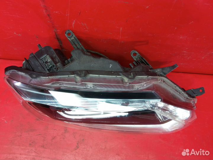 Фара LED передняя правая Nissan X-Trail 3 T32