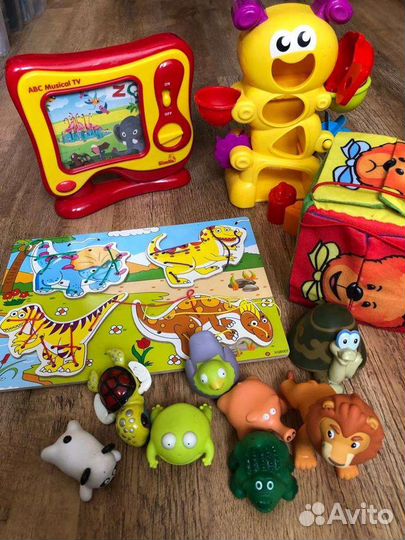 Игрушки для купания, развивашки, мозаика