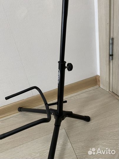 Стойка для гитары