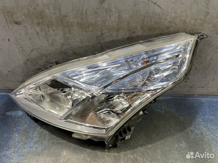 Фара ксенон левая Nissan Teana J32