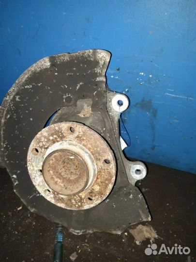 Поворотный кулак передний левый Bmw 5 E60