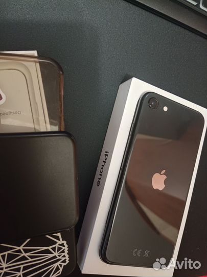 iPhone SE (2020), 128 ГБ