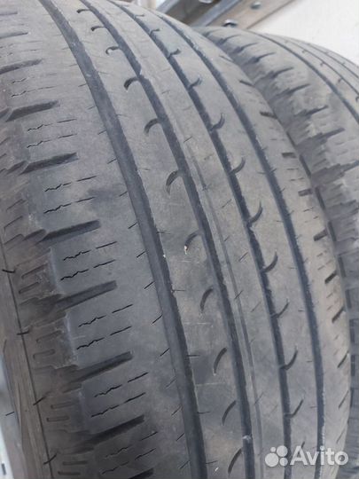 Goodyear EfficientGrip SUV 225/60 R18 100H