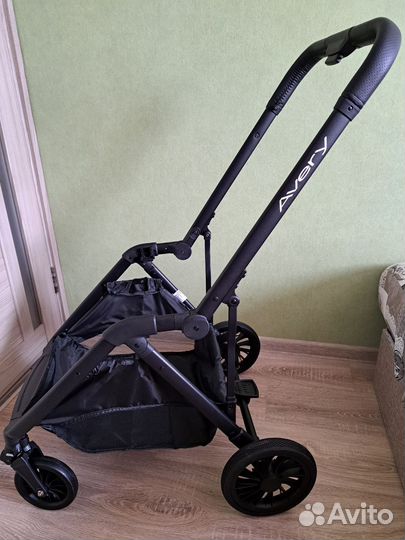 Коляска прогулочная Happy Baby Avery