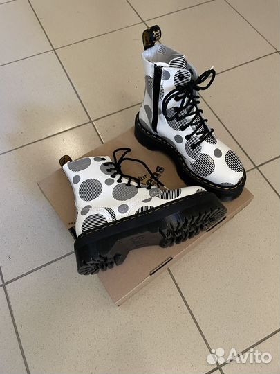 Dr. Martens jadon polka dot smooth