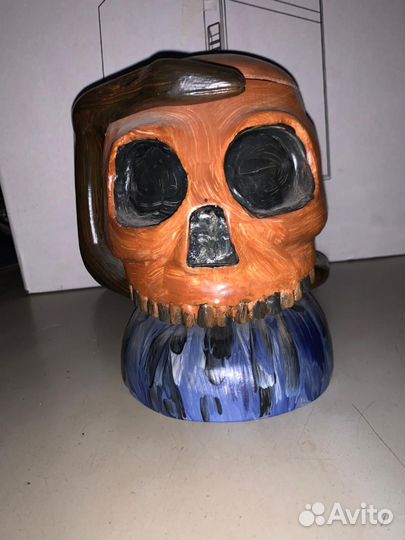 Деревянная шкатулка череп