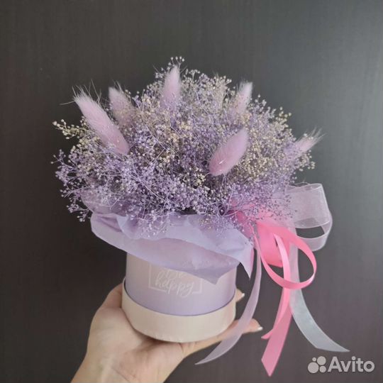 Композиция из сухоцветов в шляпной коробке