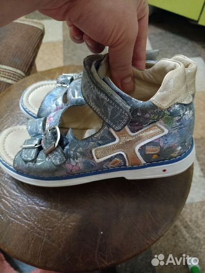 Сандалии для девочки 33 размер