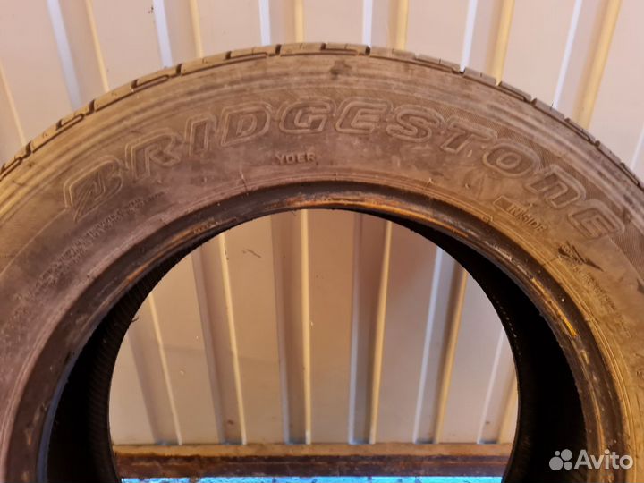 Bridgestone Dueler H/T 843 215/60 R17