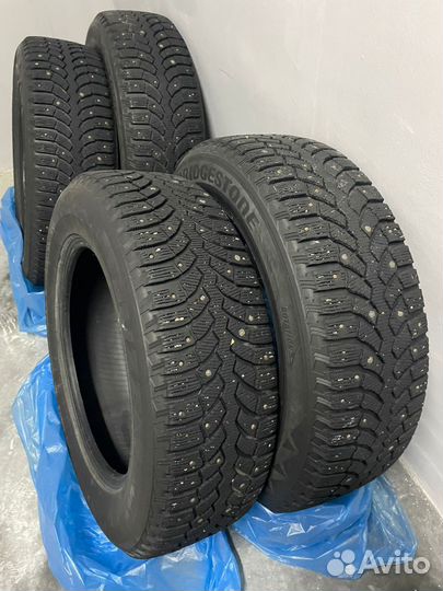 Bridgestone Blizzak Spike-01 225/65 R17