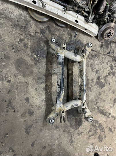 Задний подрамник bmw e38