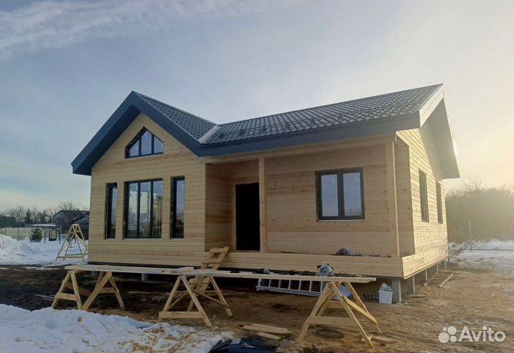 Строительство домов. Бригада строителей