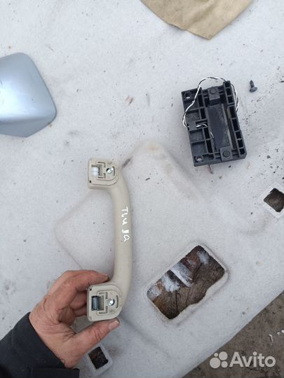 Ручка потолка Nissan Tiida