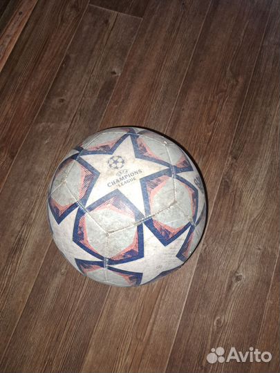 Футбольный мяч adidas лига чемпионов