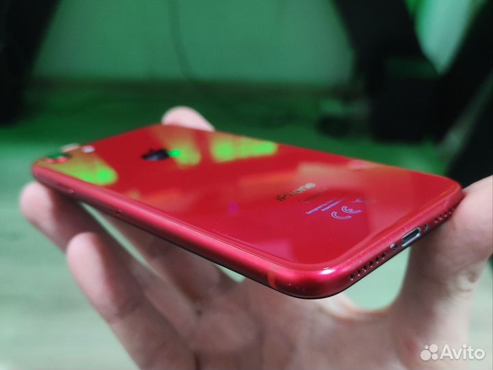 iPhone 8, 64 ГБ