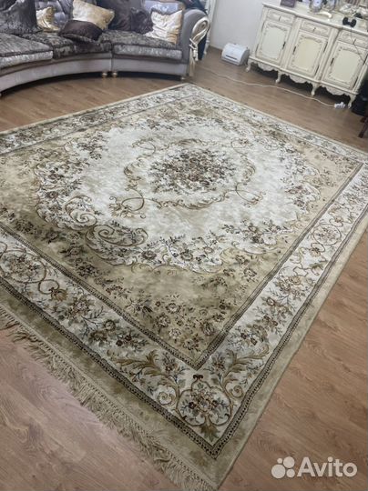 Ковер шелковый