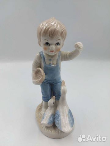 Статуэтка фарфор 