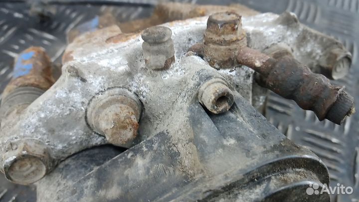 Суппорт тормозной задний правый hyundai I40 2015