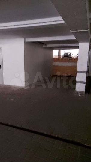 Машиноместо, 14 м²