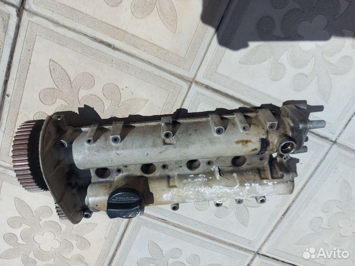 Клапанная крышка Volkswagen Golf 4 1.4