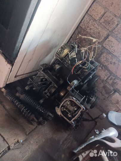 Запчасти на скутер 139 qmb много чего