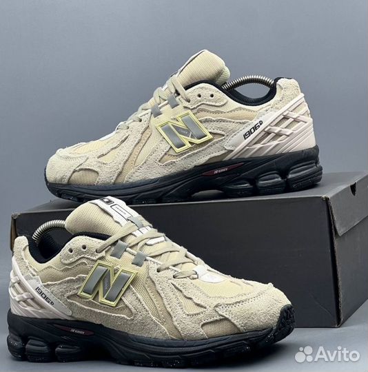 Бежевые кроссовки New Balance 1906