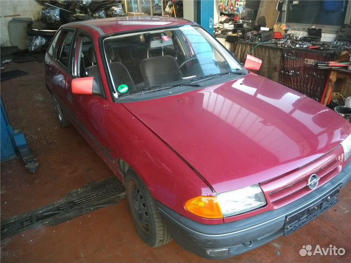 Разбор на запчасти Opel Astra F