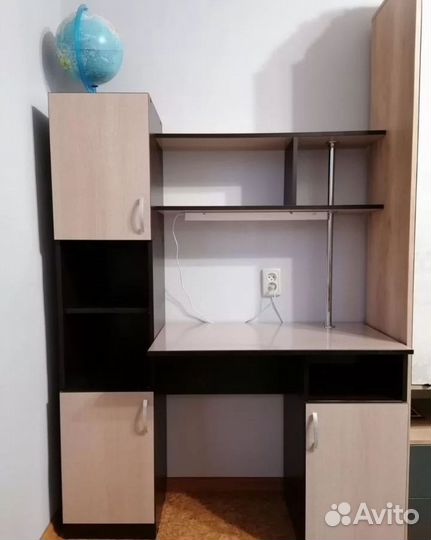 Школьный уголок