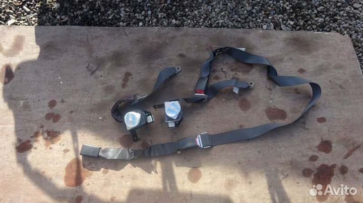 Ремень безопасности задний Toyota Allex NZE124