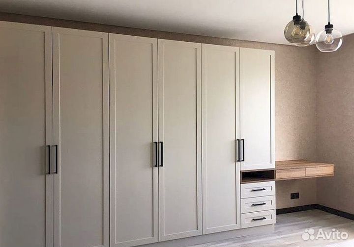 Черный шкаф