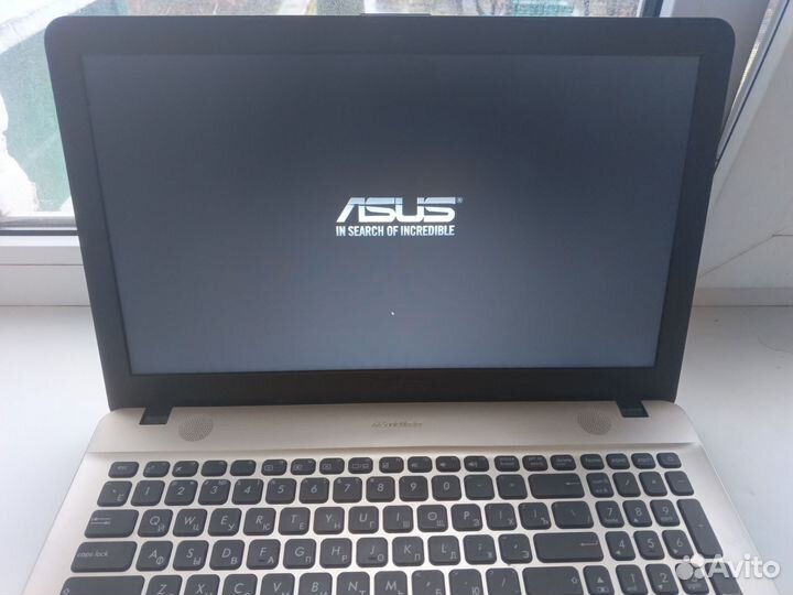 Ноутбук asus