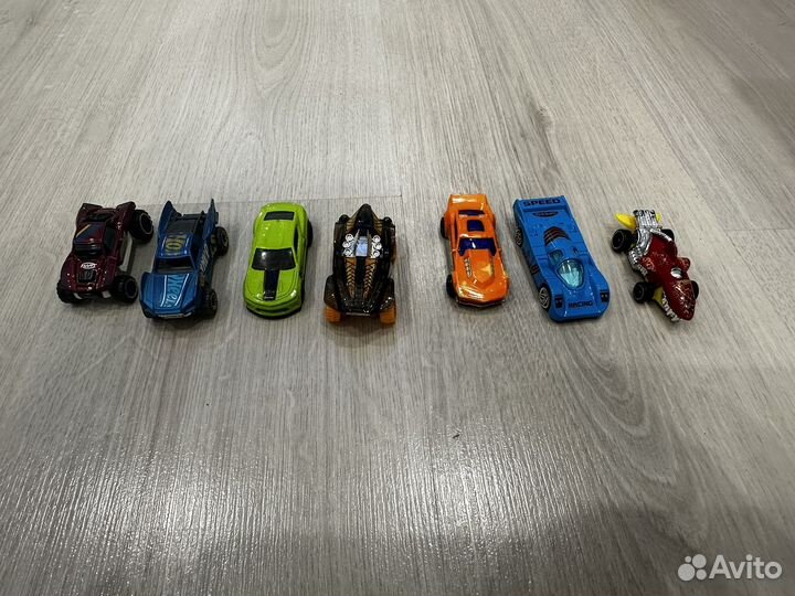 Машинки hot wheels