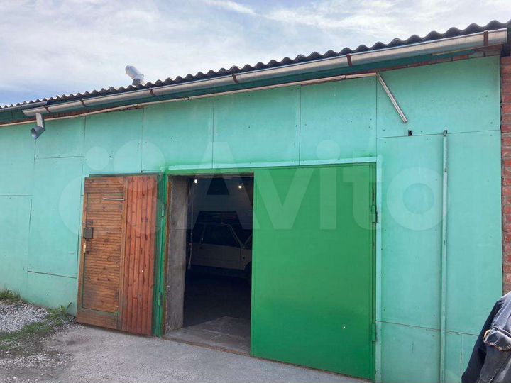 Гараж, > 30 м²