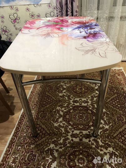 Кухонный стол