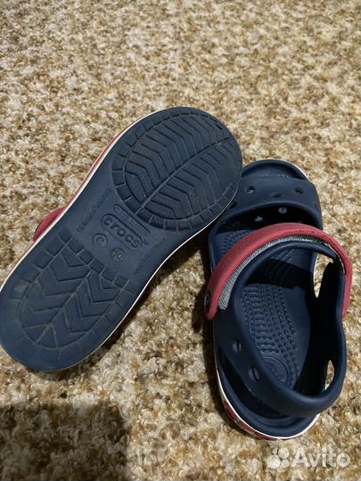 Сандалии crocs