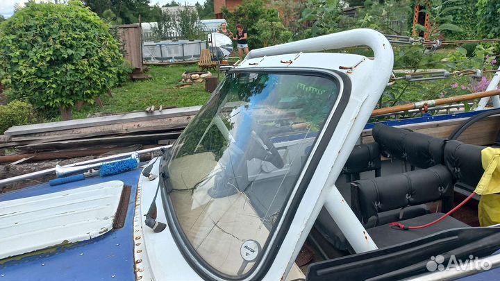 Лодка с мотором