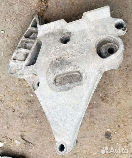 Кронштейн двигателя Volkswagen Touran 2006