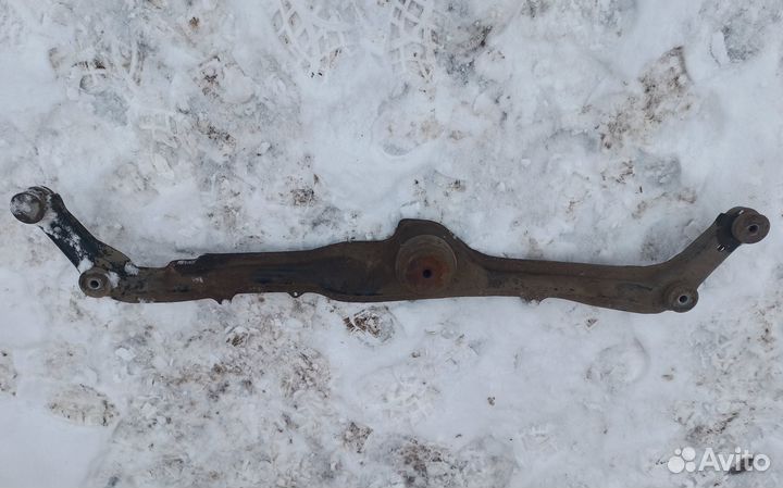 Балка подрадиаторная Гольф 3 Венто