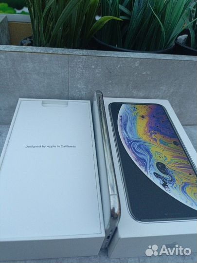 iPhone Xs, 64 ГБ